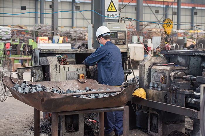 富德网架锥头车间